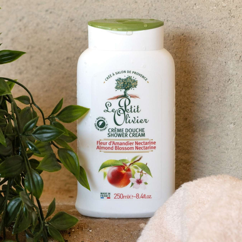 le petit olivier creme douche extra douce hydratante fleur amandier nectarine produit