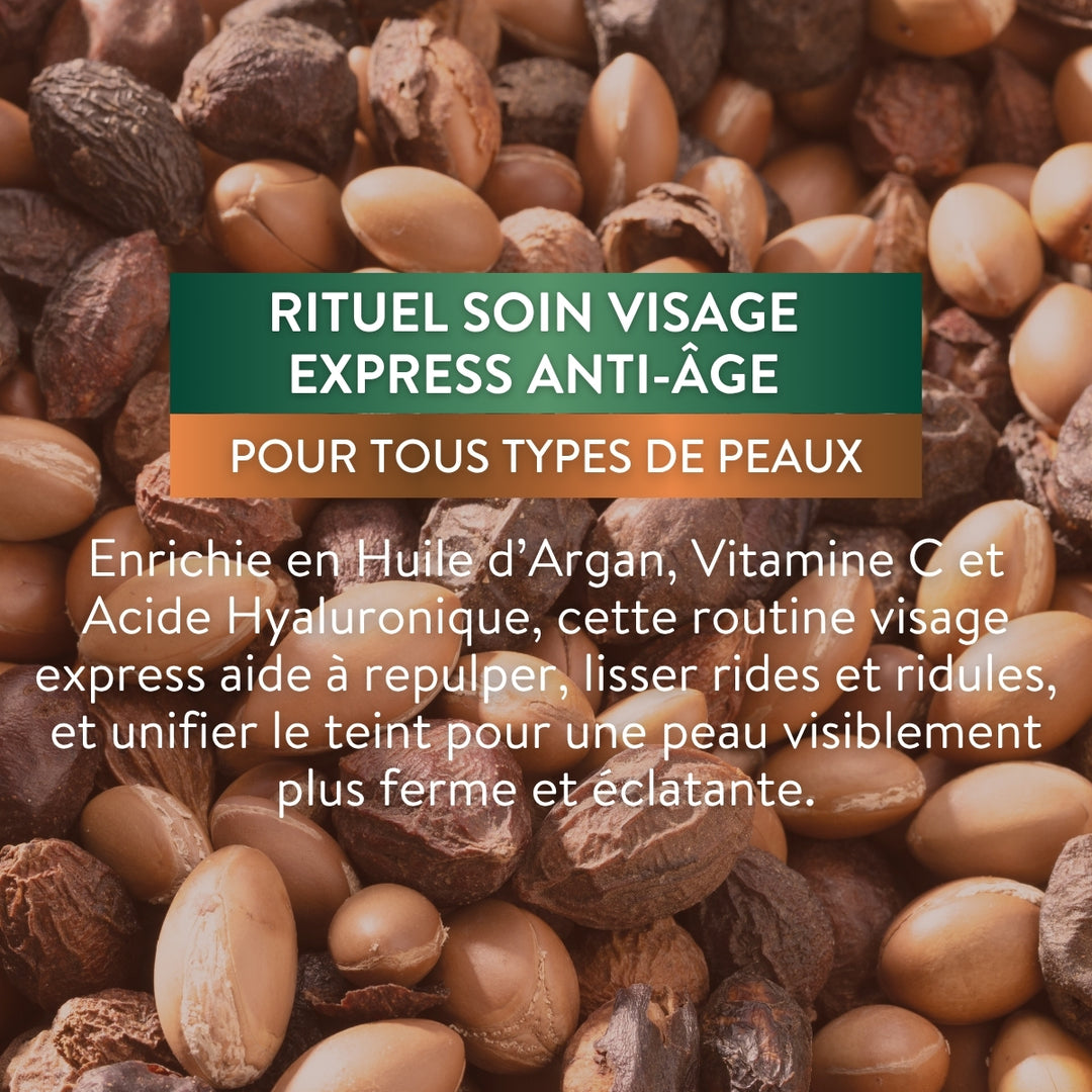 Gros plan sur des noix d'argan en arrière-plan. Le texte superposé présente « Le Petit Olivier Rituel Soin Visage Express Anti-Âge », comprenant une crème jour-nuit et un sérum visage, enrichis en huile d'argan, en vitamine C et en acide hyaluronique, pour une peau plus ferme et éclatante, quel que soit le type de peau.